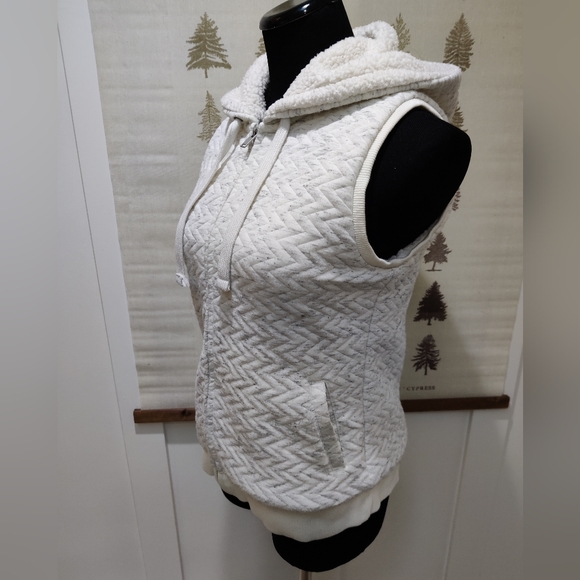 Merona Quilted Faux Fur Lined Vest - XS - Picture 6 of 10